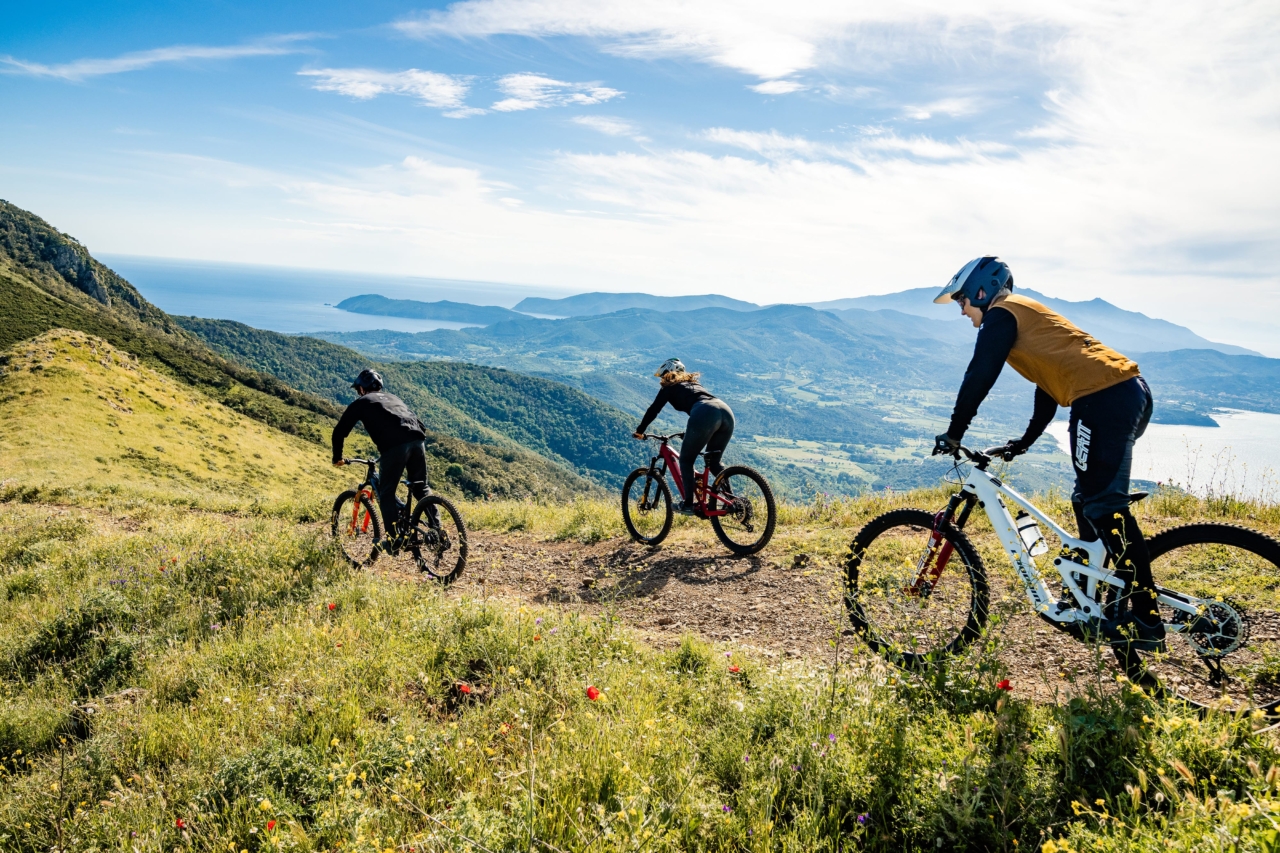 PROPAIN-Sresh-SL-Action-MY25-eignerframes_DSC3160