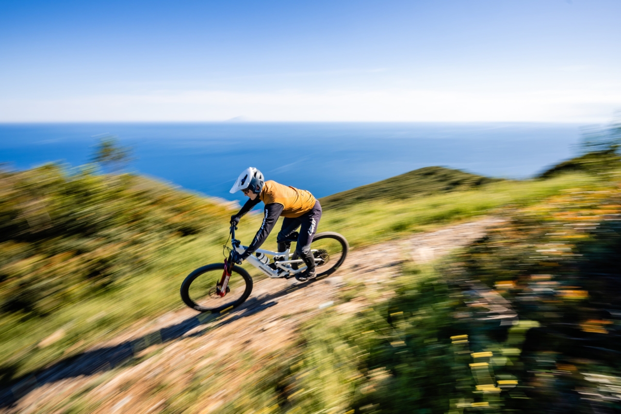 PROPAIN-Sresh-SL-Action-MY25-eignerframes_DSC5086